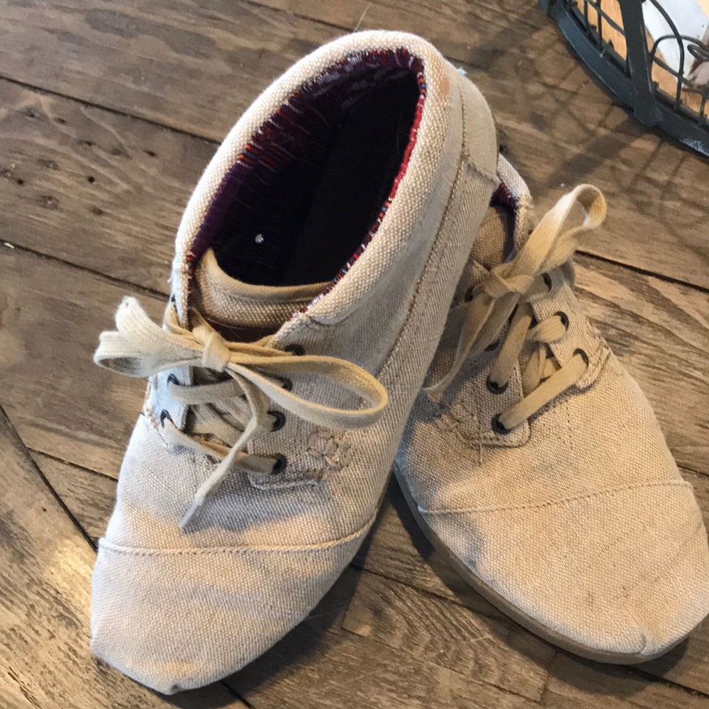 Men’s chukka boot like new. Worn only a few times.